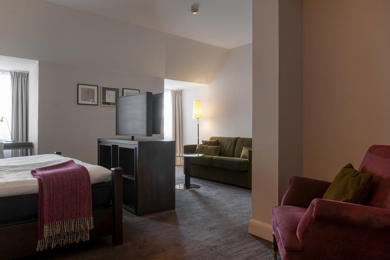 Elite Plaza Hotel