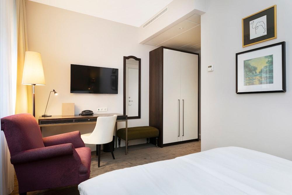 Hotel Elite Plaza 4*