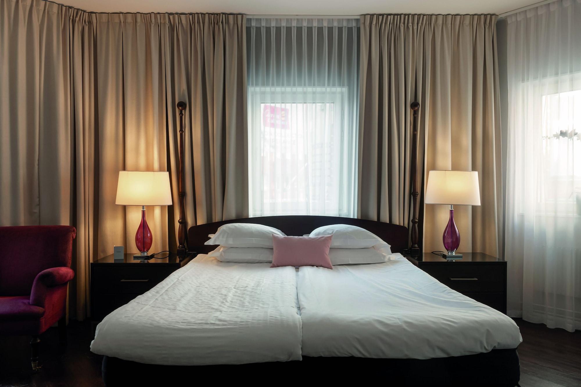 Elite Plaza 4*