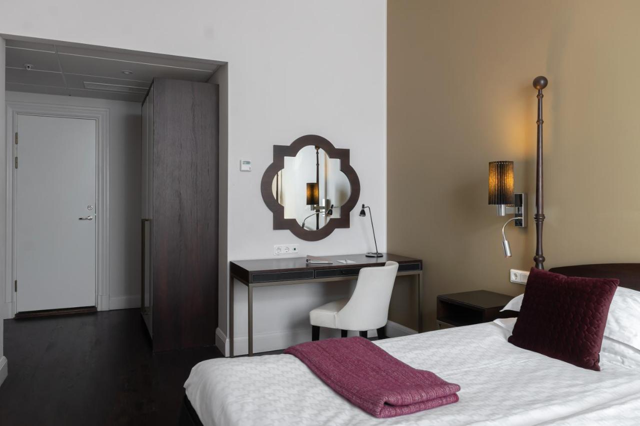 Elite Plaza Hotel 4*