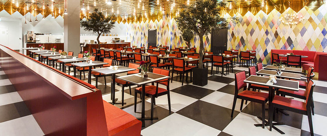 Elite Plaza Hotel 4*